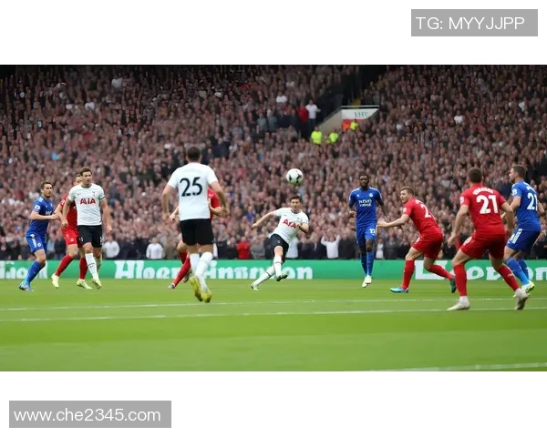 穿上球星战袍感受绿茵场上的荣耀与激情展示足球魅力与个性